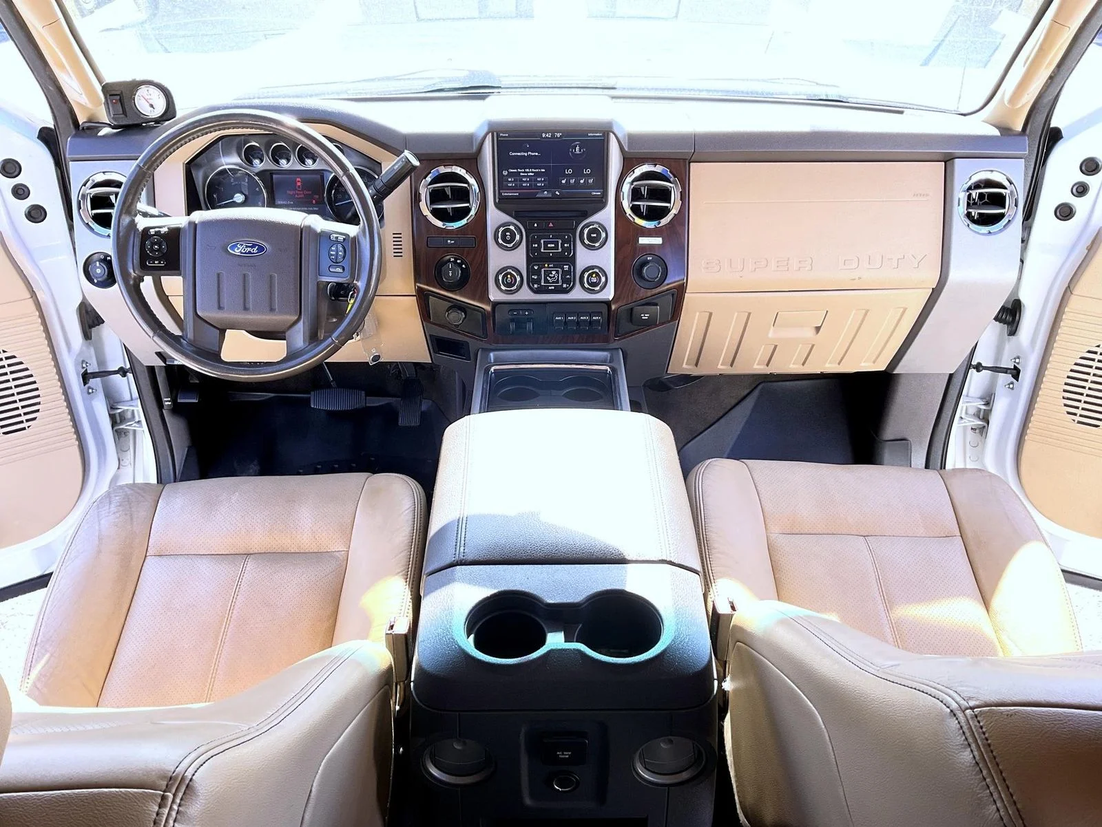 Used 2015 White Ford Lariat image 12