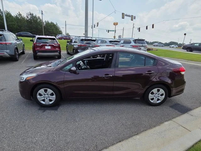 Used 2017 Red Kia LX image 4