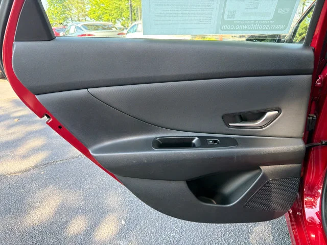 Used 2024 Red Hyundai SEL image 21