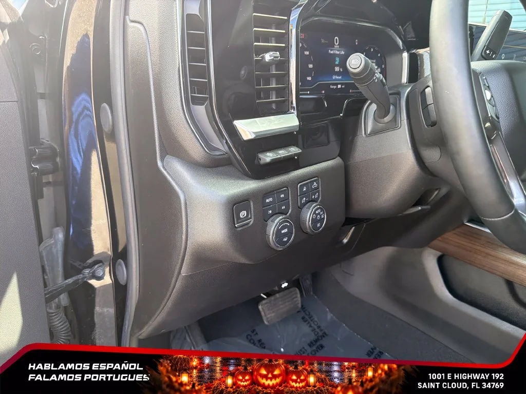 Used 2024 Black Chevrolet High Country image 17