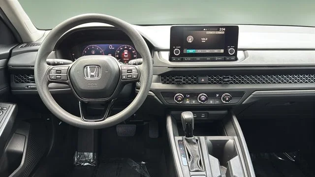 Used 2024  Honda LX image 10