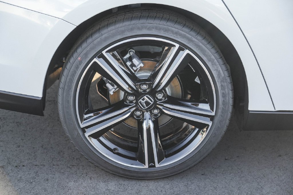 New 2026 Platinum White Pearl Honda SE image 12