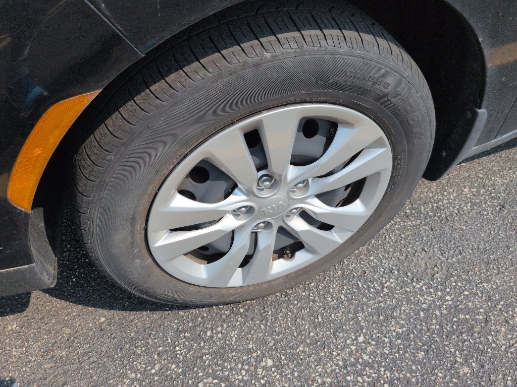 Used 2021 CHERRY BLACK Kia LX image 9