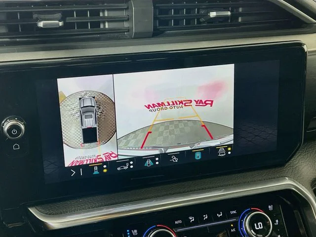 Used 2023 Silver GMC Denali image 18
