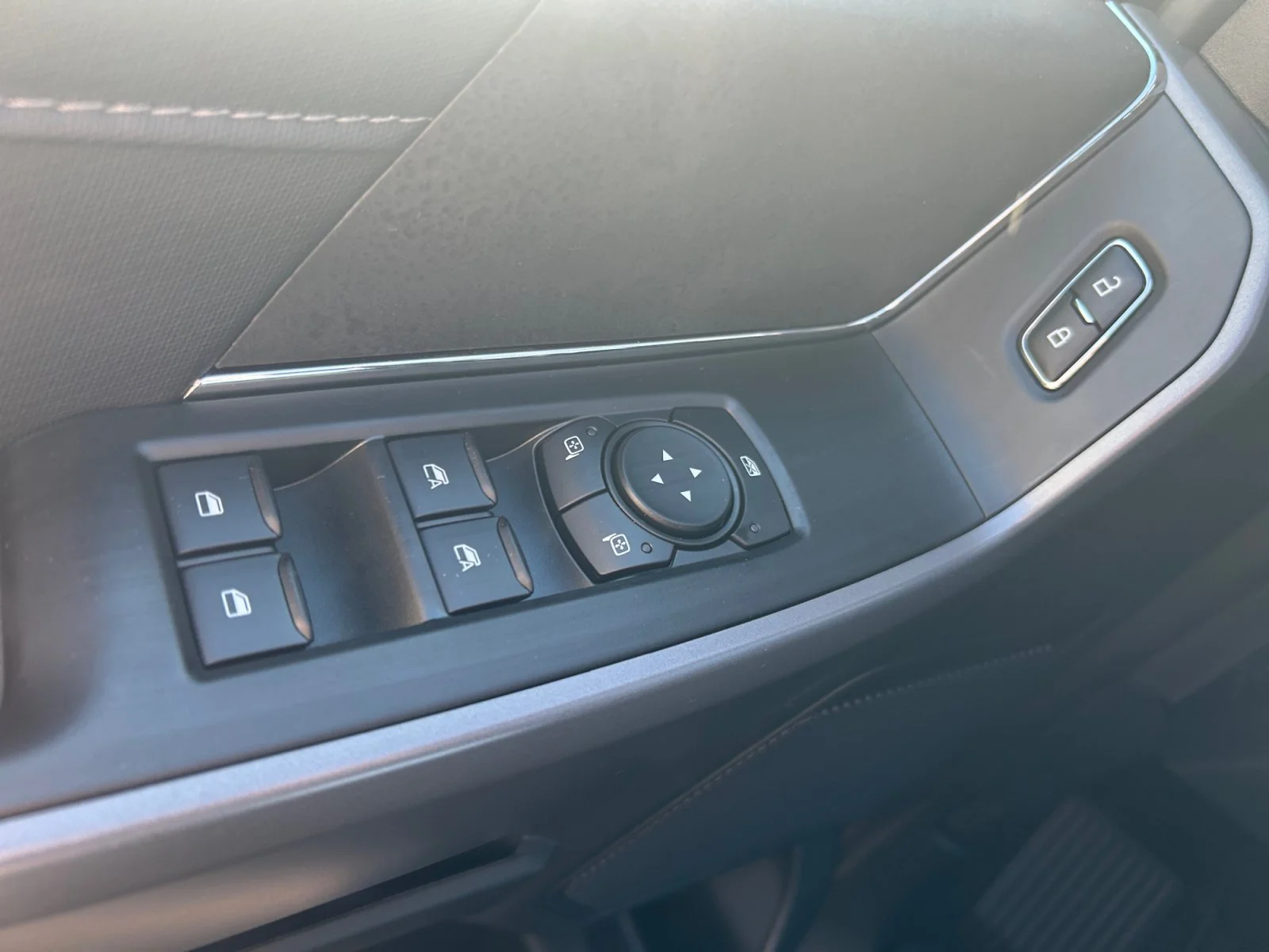 New 2026 Oxford White Ford XLT image 17