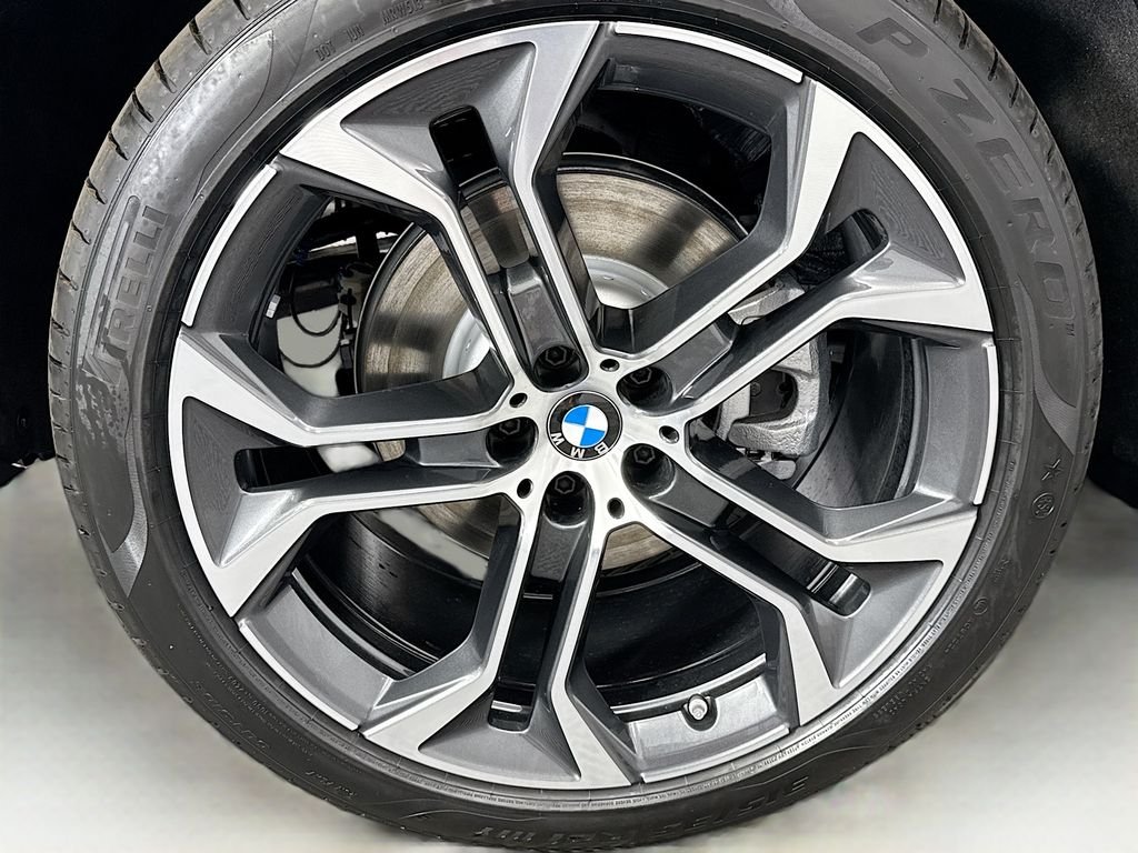 Used 2026 Gray Metallic BMW sDrive40i image 33