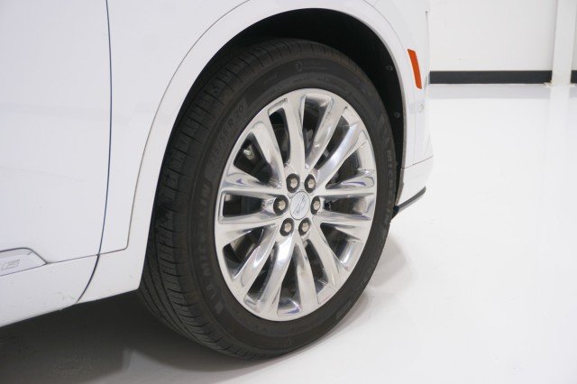 Used 2025 WHITE Cadillac FWD Premium Luxury image 5