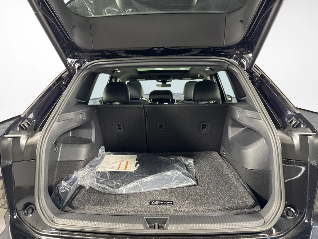New 2026 Black Volkswagen SE R-Line Black image 11