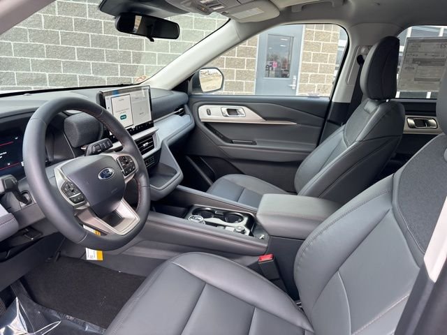 New 2026 Star White Metallic Tri-Coat Ford Active image 17