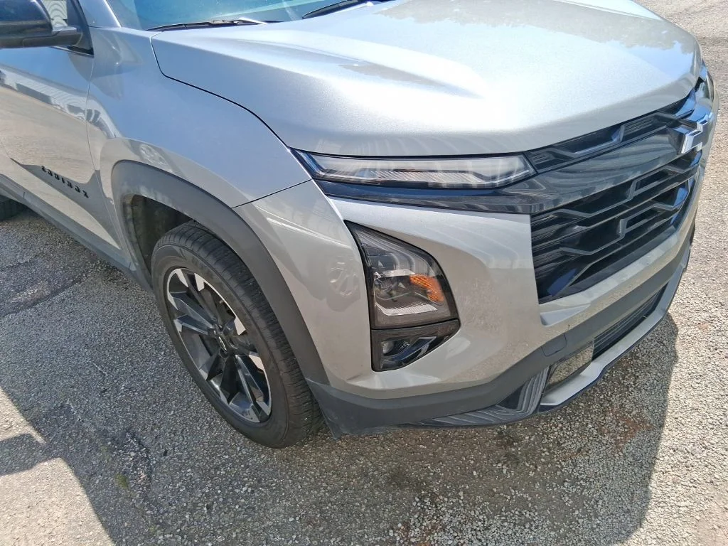 Used 2025 Gray Chevrolet RS image 4