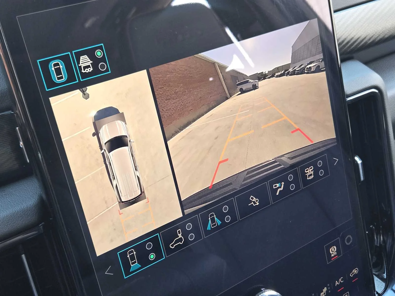 2027 GMC Yukon XL AT4 - Photo 12