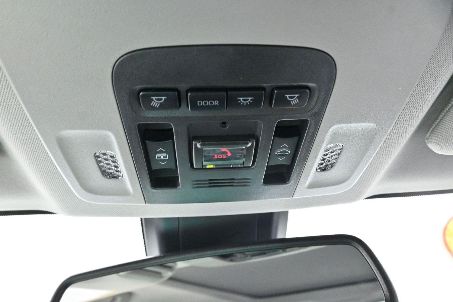 Used 2022 Wind Chill Pearl Toyota XSE image 29