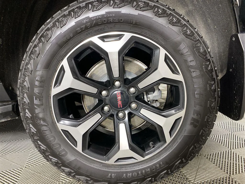 Used 2025 Onyx Black GMC AT4 image 12