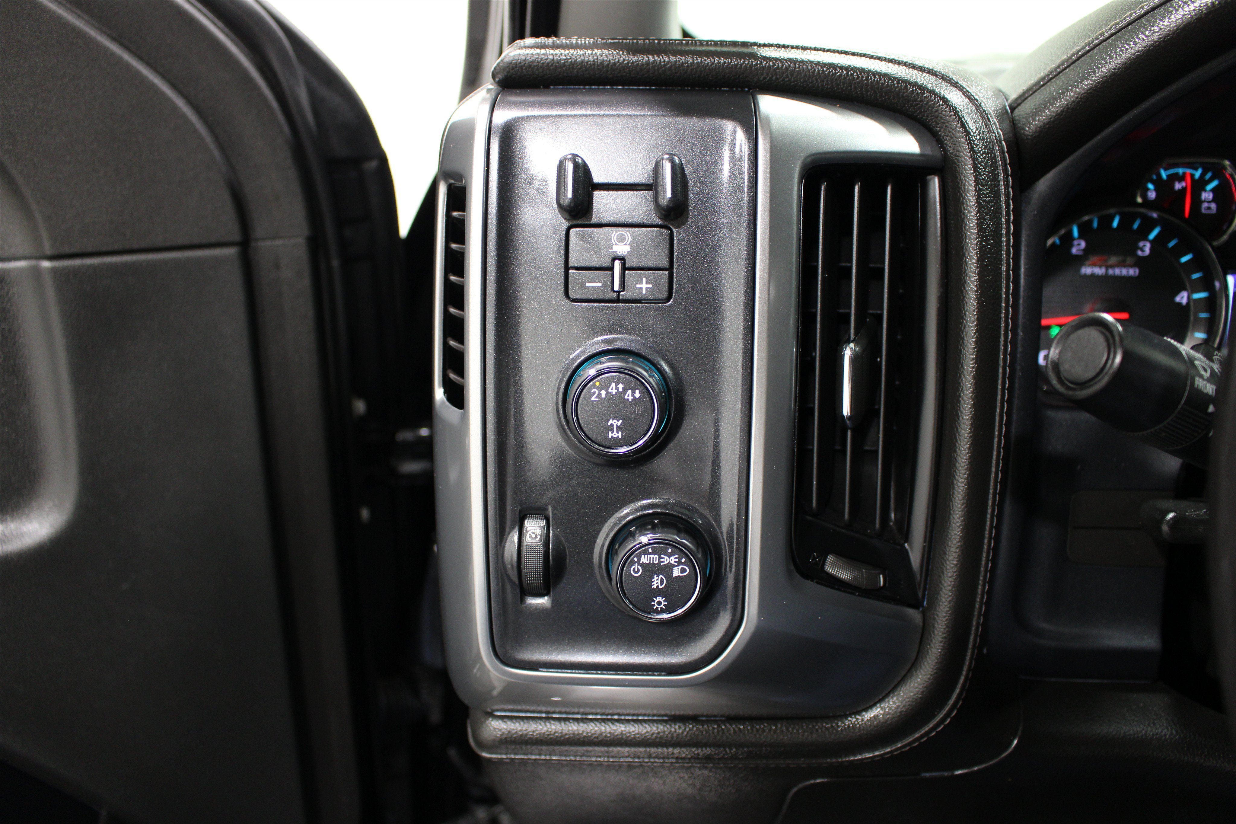 Used 2017 Black Chevrolet LTZ image 9