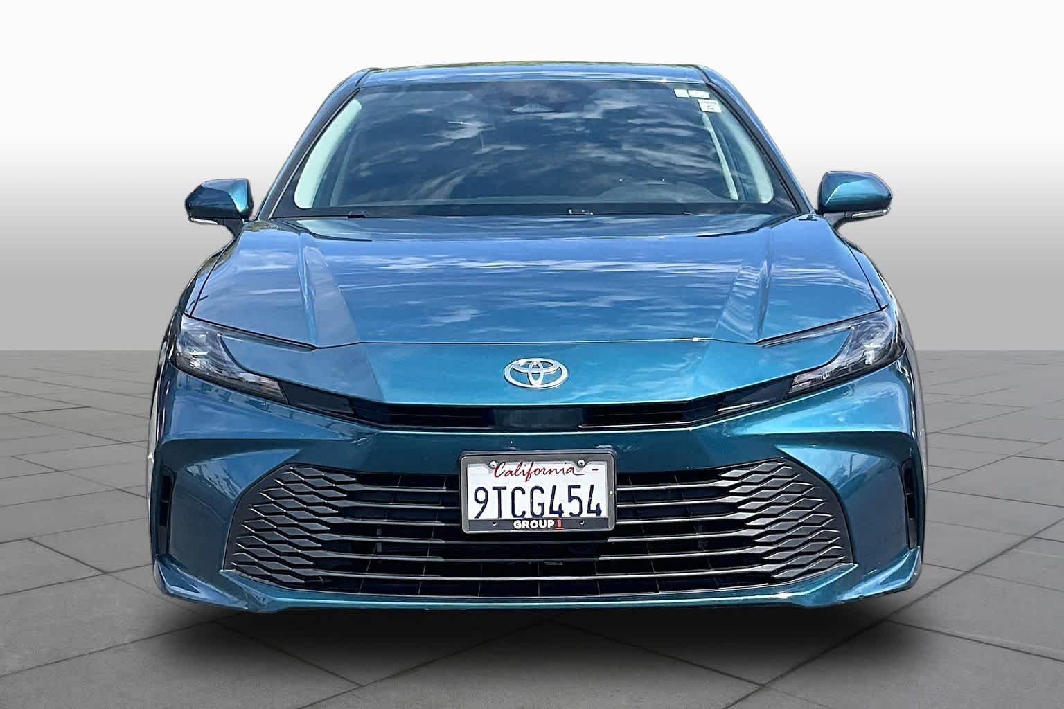 Used 2025 Ocean Gem Toyota LE image 3