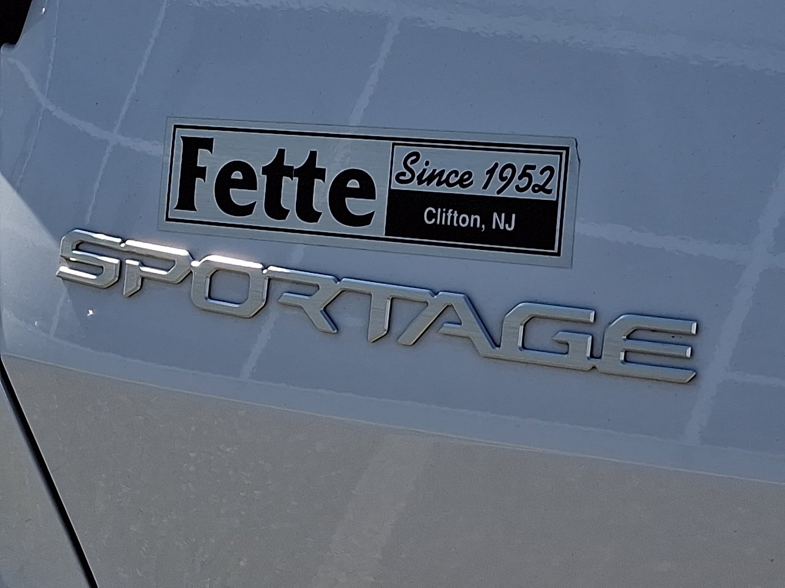 Used 2024 Glacial White Pearl - GWP Kia X-Line image 30