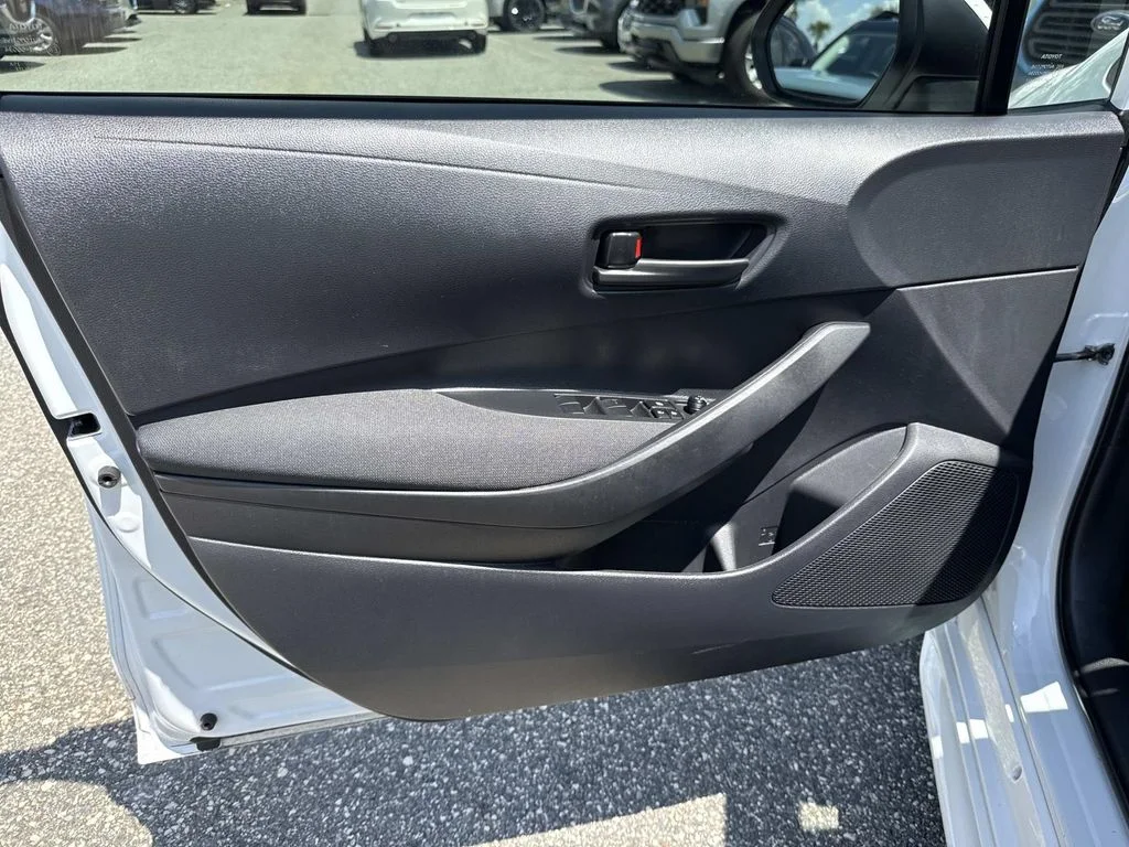 Used 2023 White Toyota LE image 21
