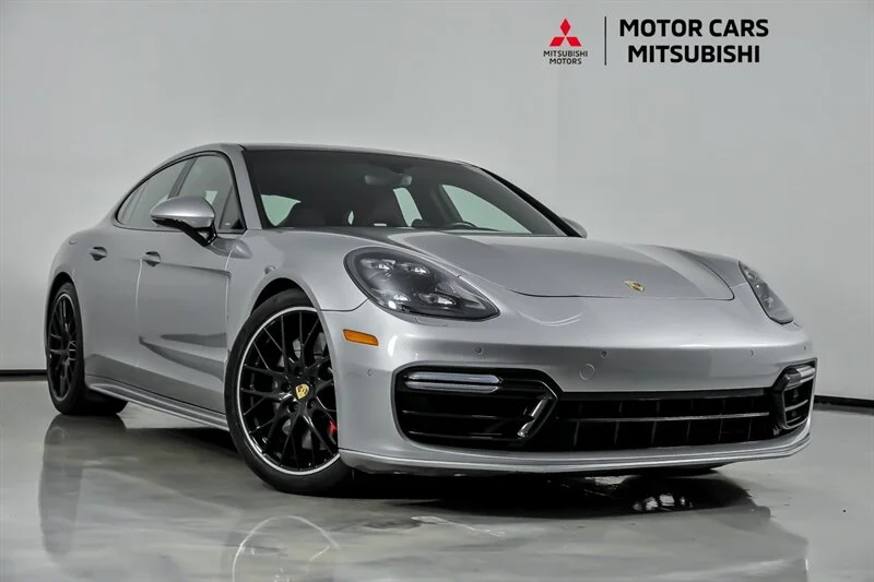 2019 Porsche Panamera Turbo's photo