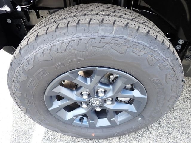 New 2026 Bright White Clear-Coat Exterior Paint Jeep 85th Anniversary Edition image 11