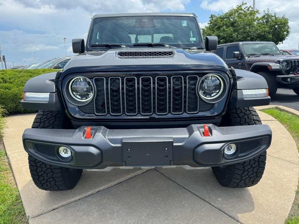 Used 2026 Black Jeep Mojave image 2