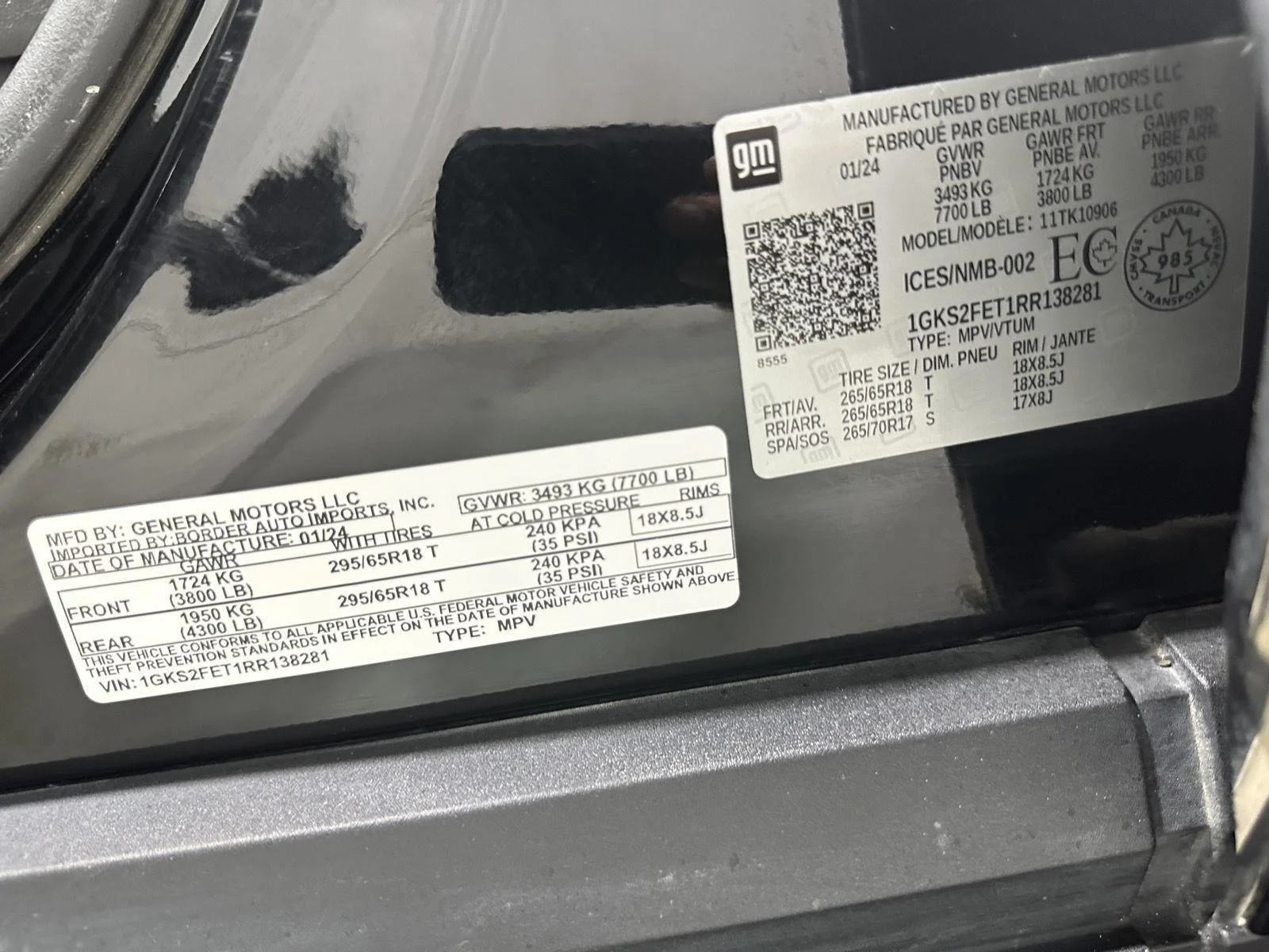 Used 2024 Onyx Black GMC SLE image 30