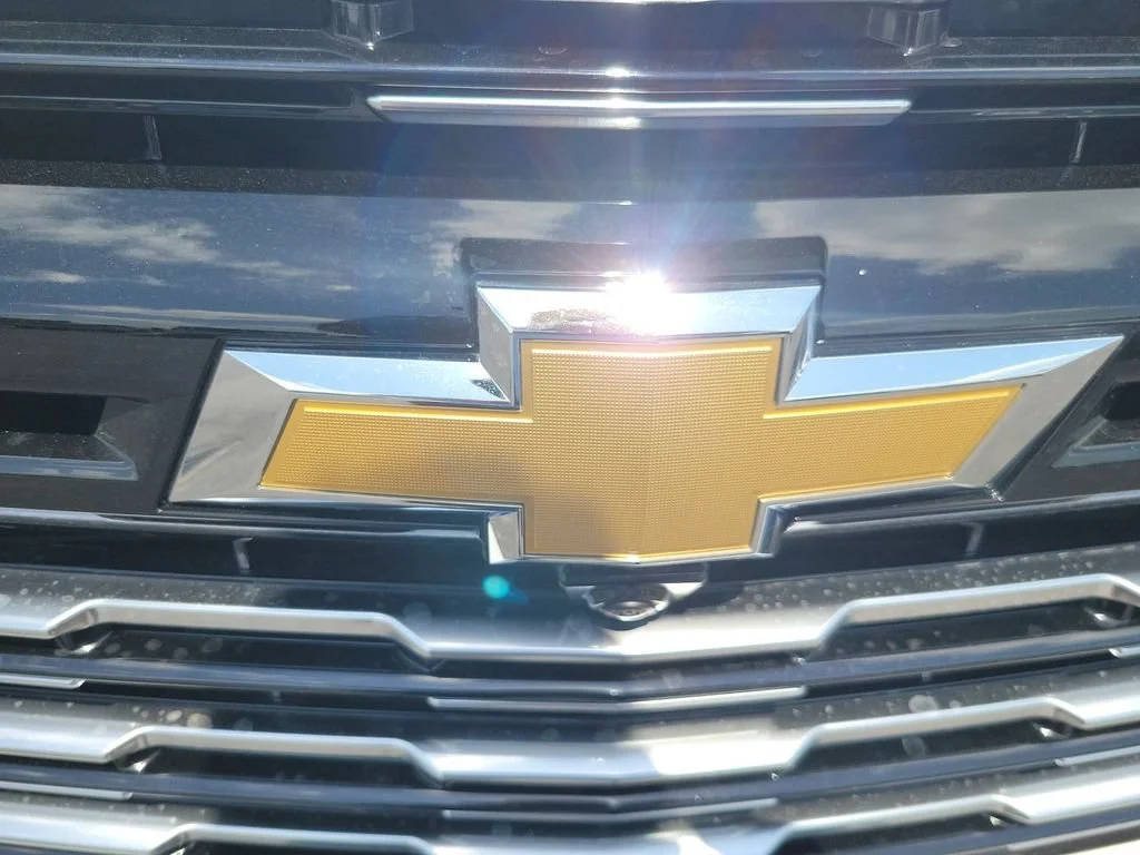 New 2026 Polar White Tricoat Chevrolet High Country image 32