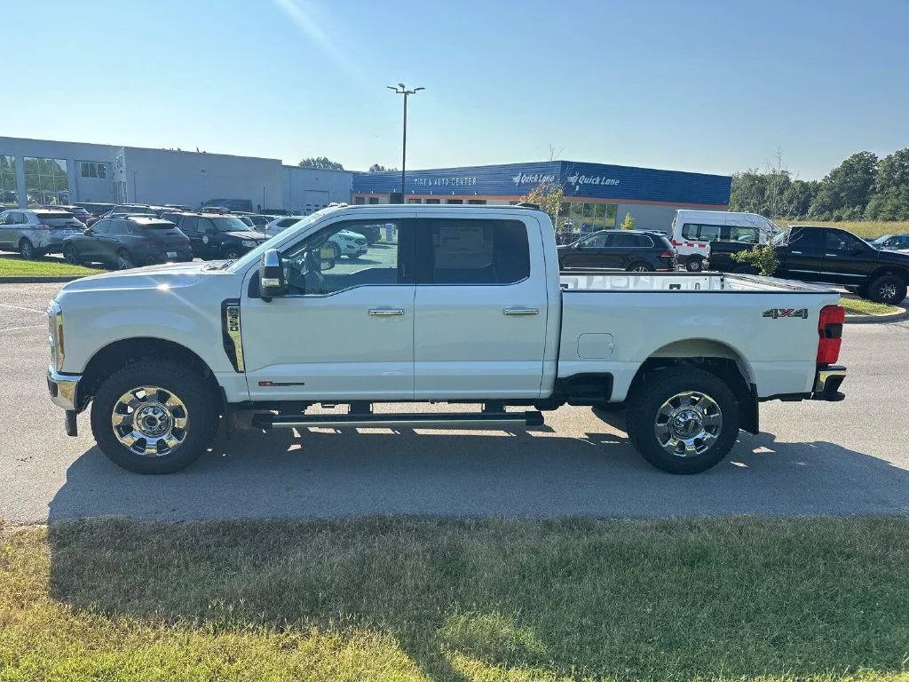New 2027 White Ford Lariat image 10