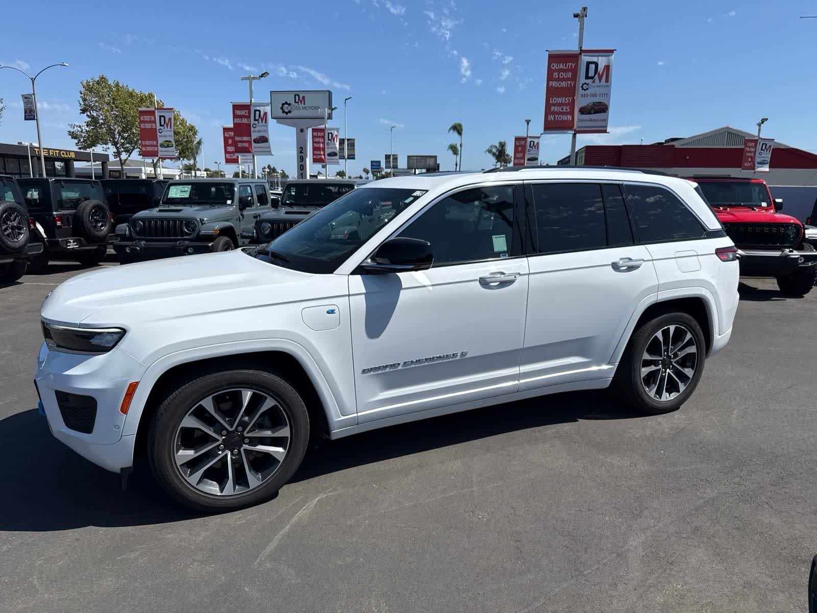 Used 2023 Bright White Clearcoat Jeep Overland image 27
