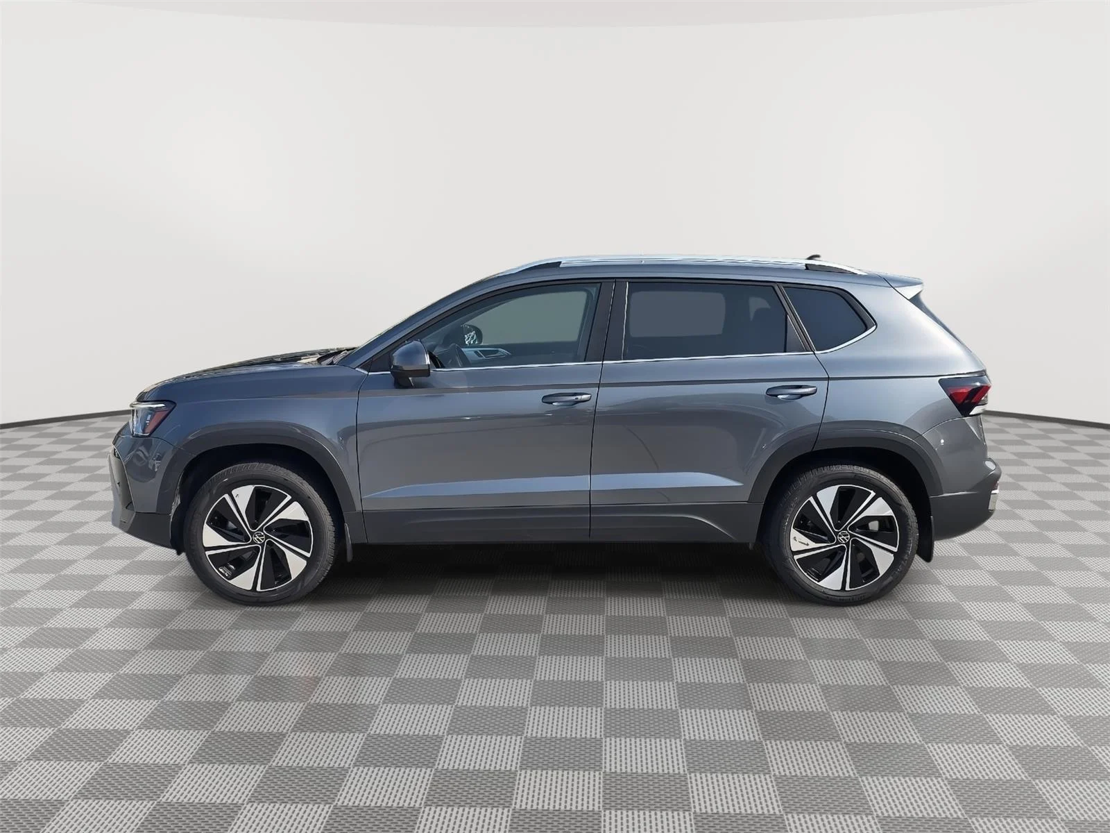 Certified Used 2025 GRAY Volkswagen SE image 6