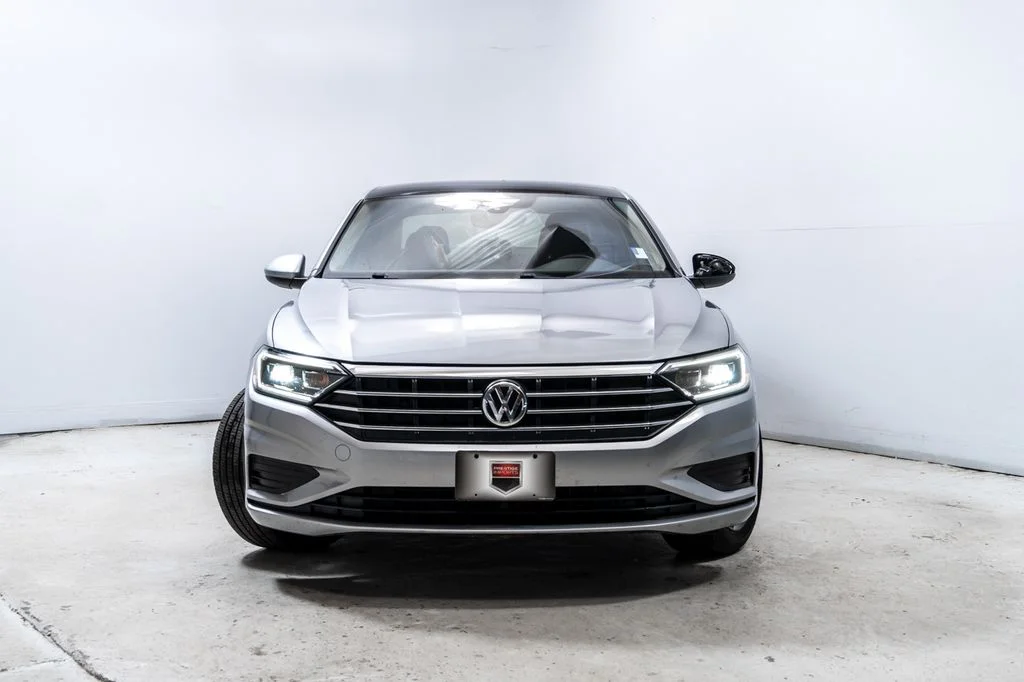 Used 2020 Silver Metallic Volkswagen SEL image 10