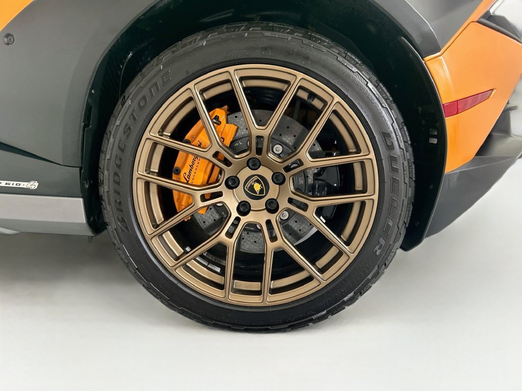 Used 2023 Orange Lamborghini  image 26