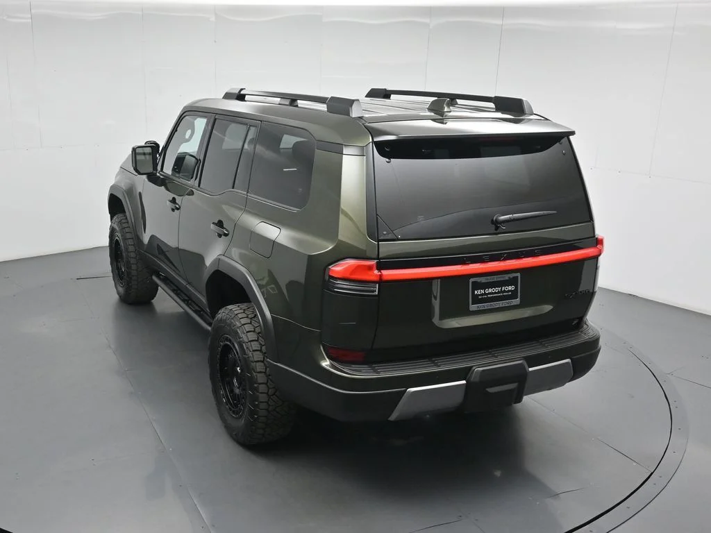 Used 2025 Green Lexus 550 Overtrail+ image 40