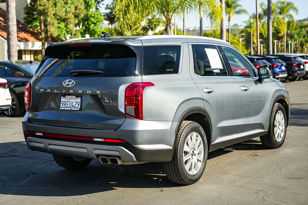 Used 2025 Gray Hyundai SEL image 6