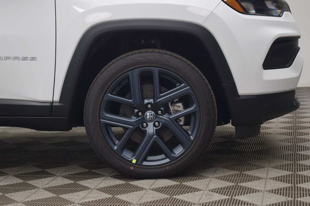 New 2026 Bright White Clear-Coat Exterior Paint Jeep 85th Anniversary Edition image 6