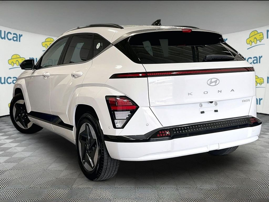 Used 2024 White Hyundai Limited image 4