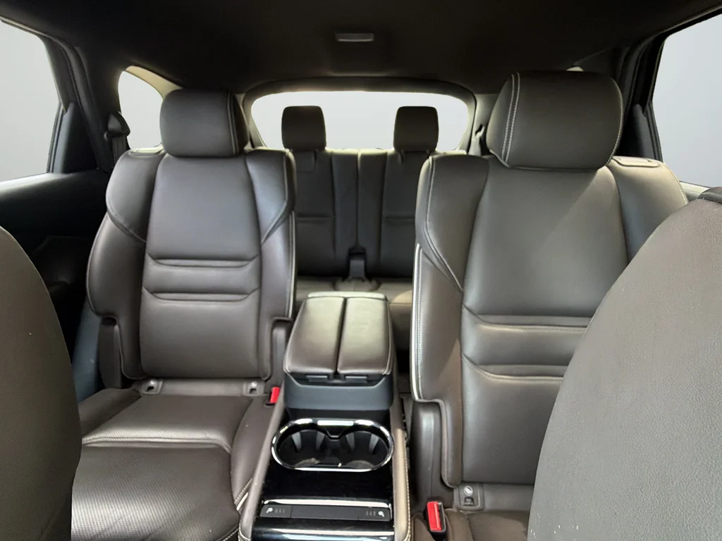 Used 2020 White Mazda Signature image 20