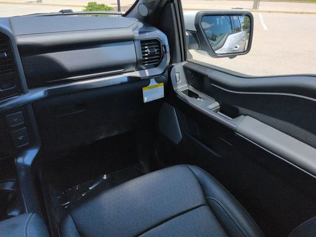 New 2026 Oxford White Ford Lariat® image 17