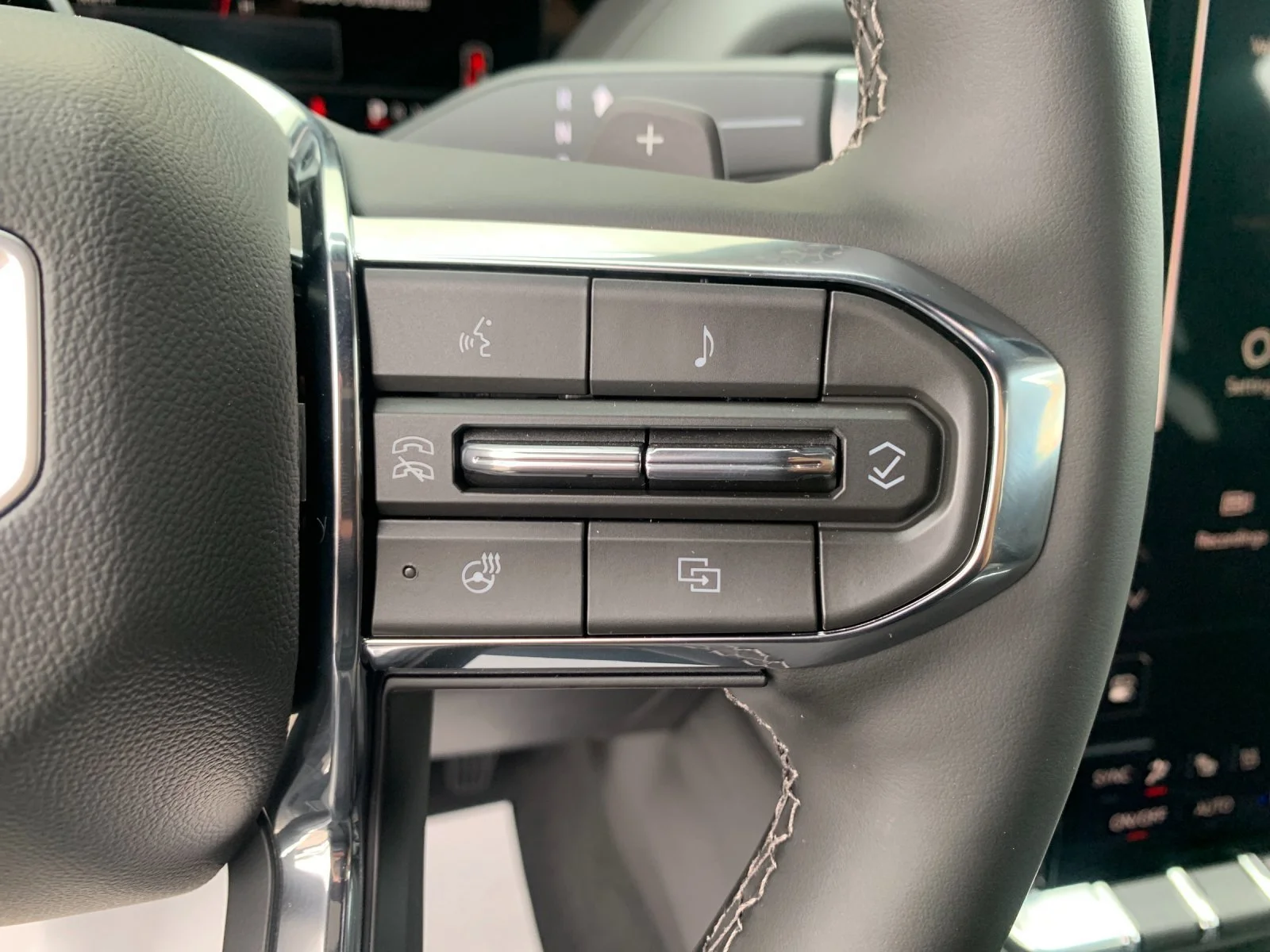 2026 GMC Yukon Denali - Photo 27
