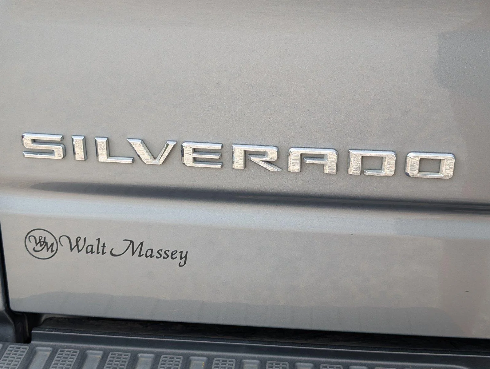Used 2023 STERLING GRAY METALLIC Chevrolet LT image 7