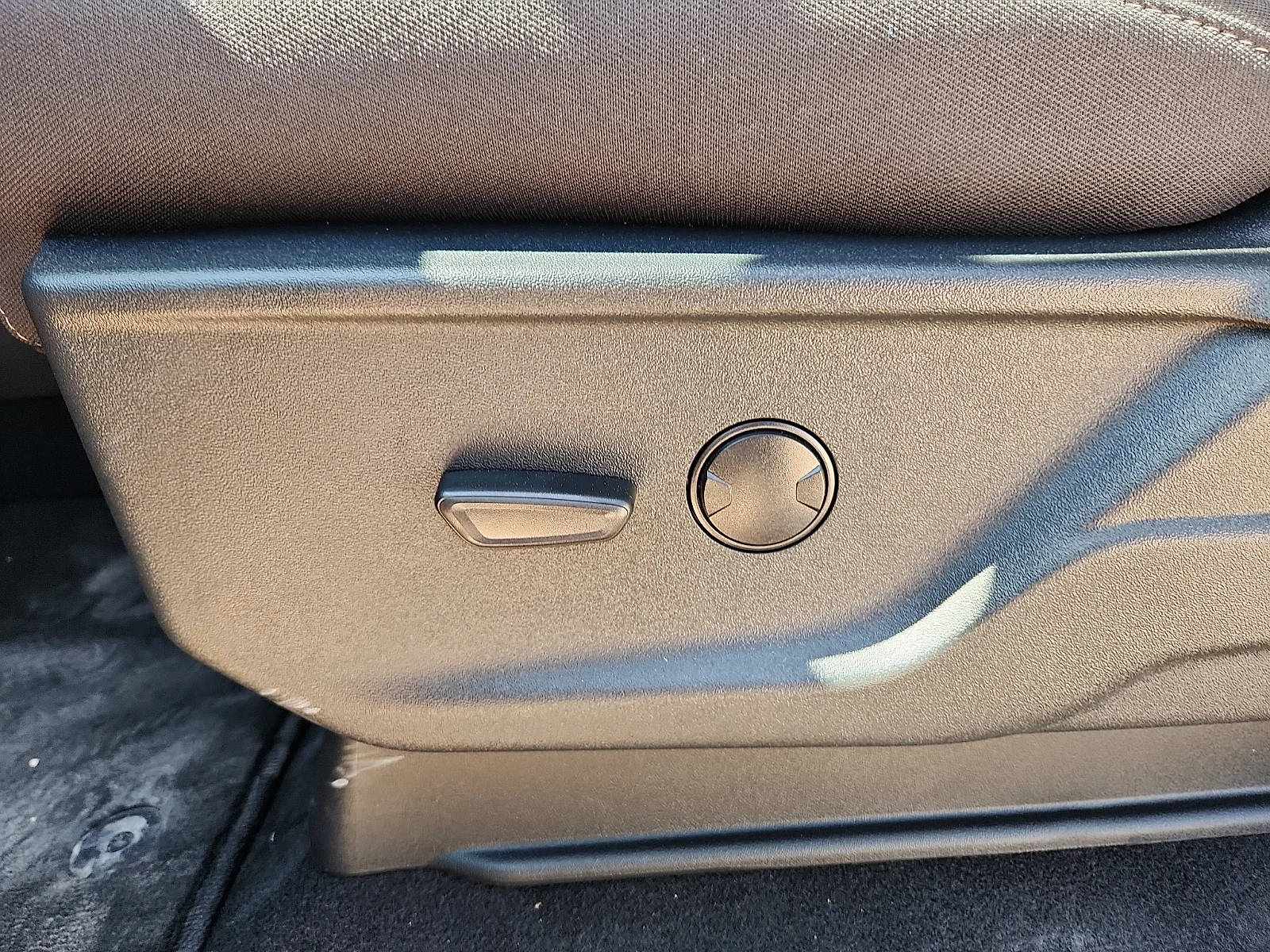 New 2026 Carbonized Gray Metallic Ford XLT image 16