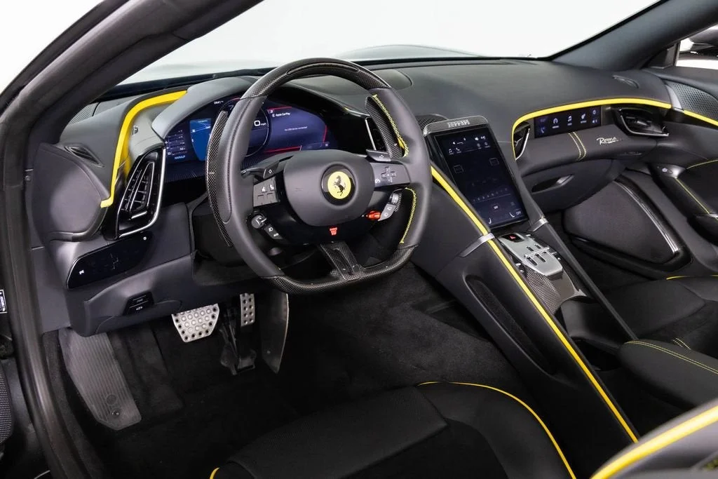 Used 2025 Grigio Silverstone Ferrari Base image 4