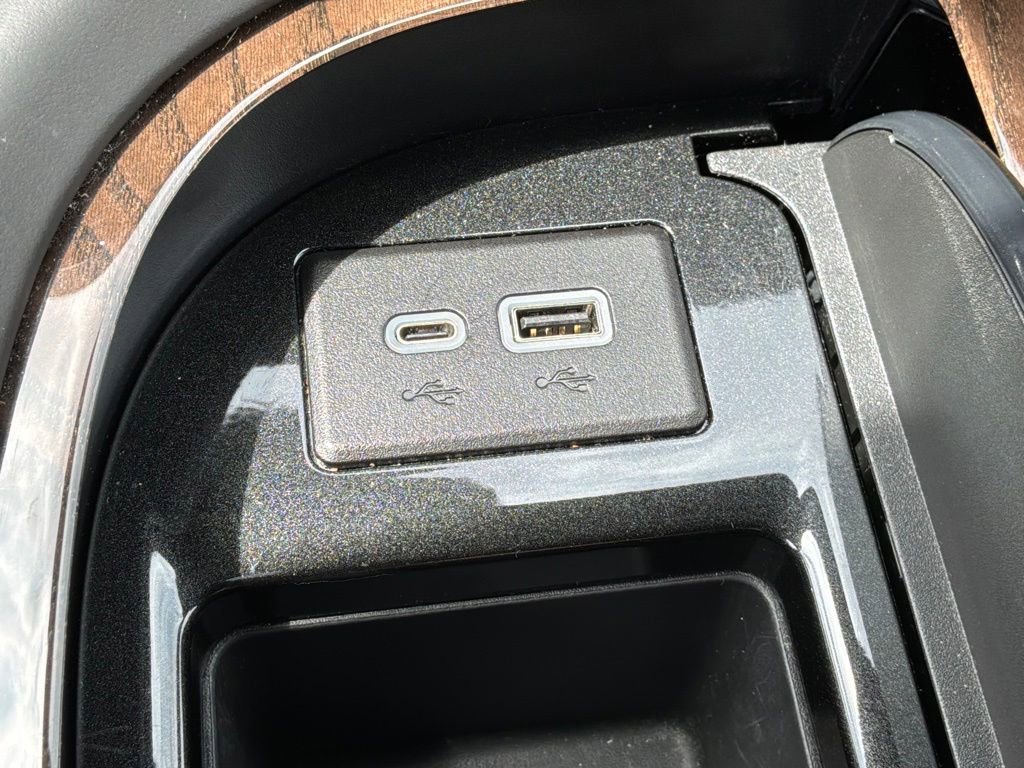Used 2023 Black Raven Cadillac Sport Platinum image 20
