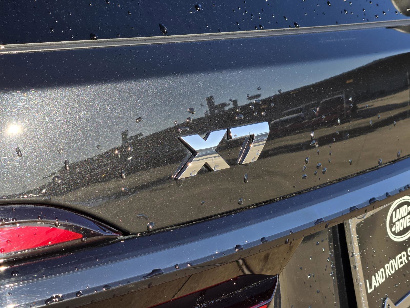 Used 2024 Black Sapphire Metallic BMW M60i image 8