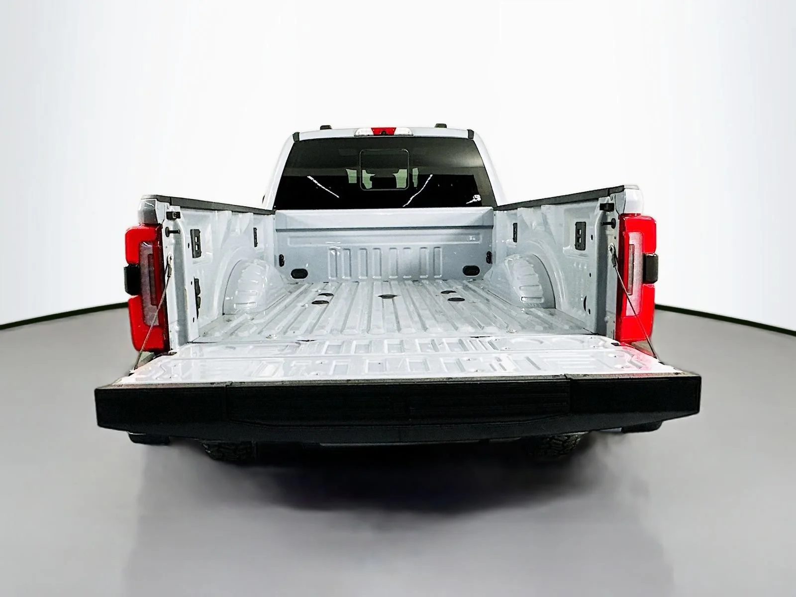 2025 Ford F-350 Super Duty Platinum - Photo 29
