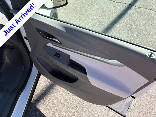 Used 2023 White Chevrolet Premier image 21