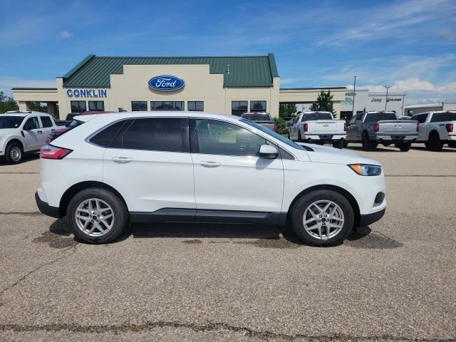 Used 2024 White Ford SEL image 19