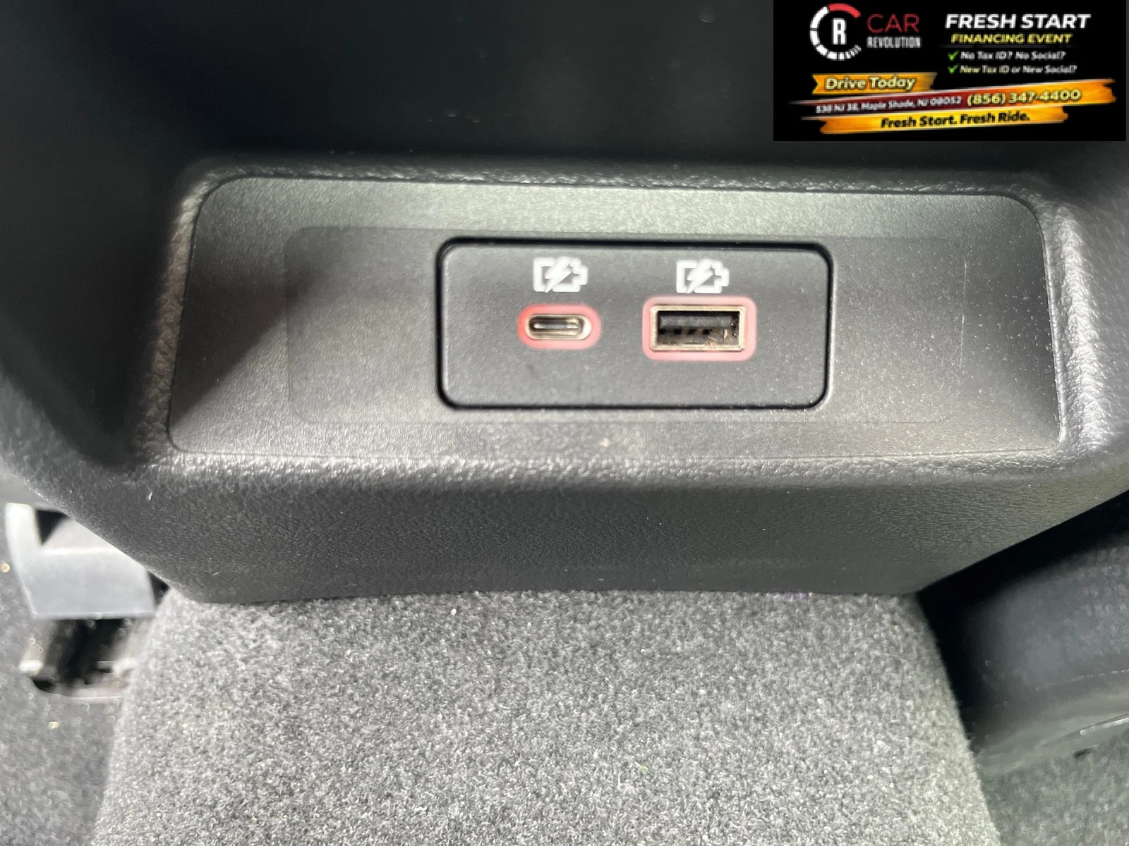 Used 2025 Pearl White Tricoat Nissan SR image 28
