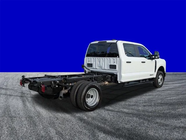 New 2027 Oxford White Ford F-350® XL image 4