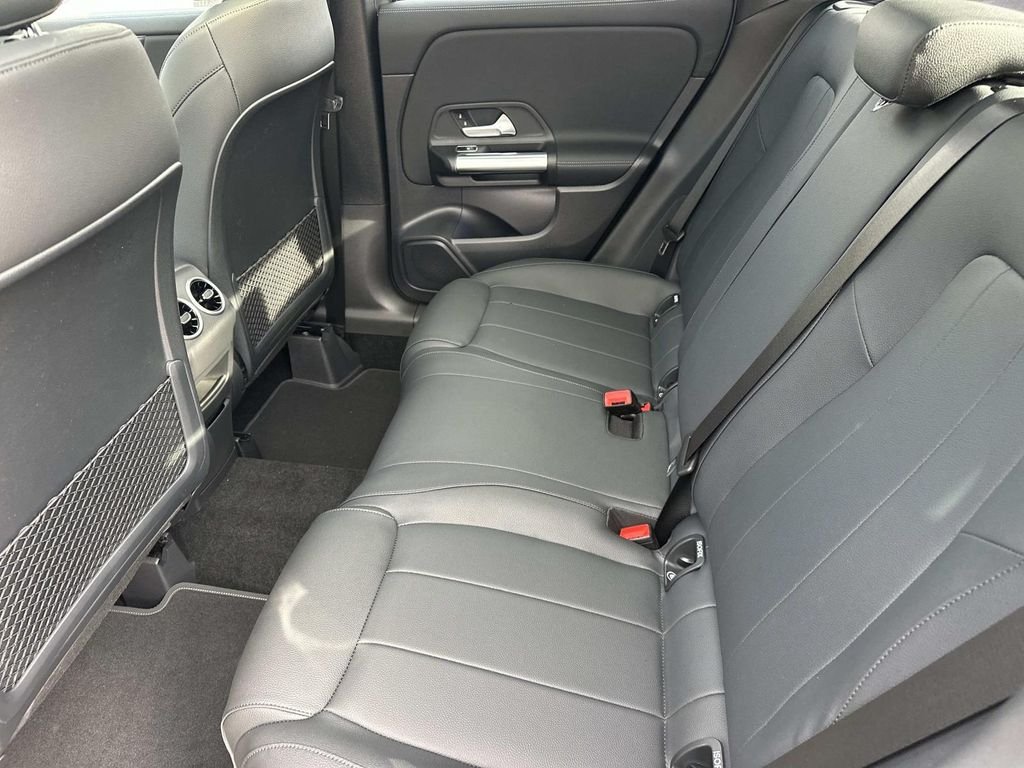 Used 2026 Mountain Grey Metallic Mercedes-Benz GLA 250 image 15
