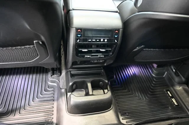 Used 2021  Jeep Overland image 28